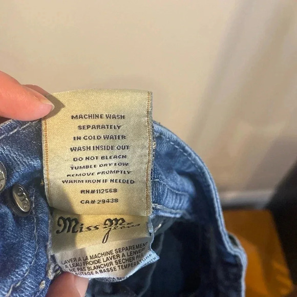 Miss Me Boot cut jeans. size 29 Like New! - Picture 9 of 10